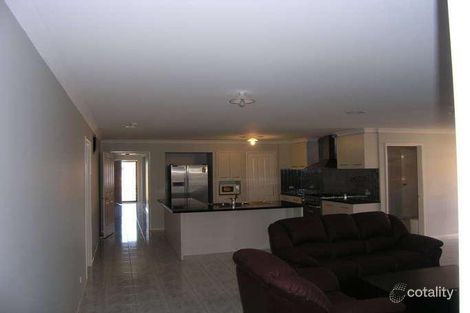 Property photo of 7 Domain Avenue Burnside Heights VIC 3023