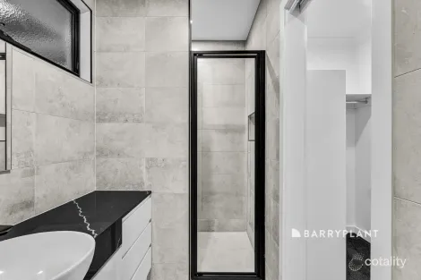 Property photo of 3 Rivalira Place Berwick VIC 3806