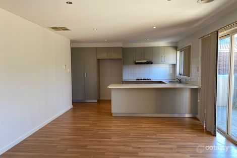 2/4 Winnington St, Deer Park, VIC 3023