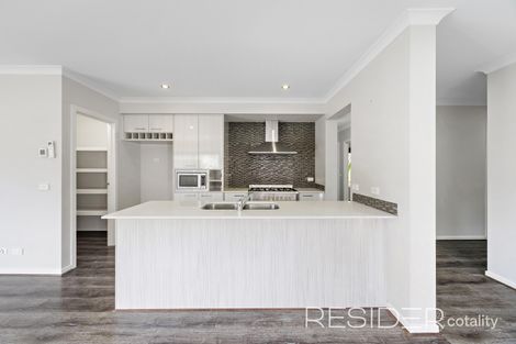 Property photo of 32 Balerno Way Mernda VIC 3754