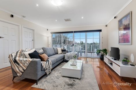 Property photo of 11 Lewis Grove Mount Waverley VIC 3149