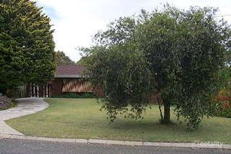 32 Bauhinia Rd, Forrestfield, WA 6058