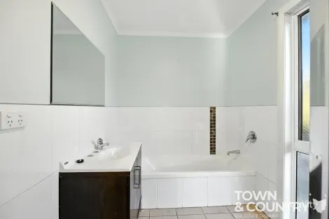 Property photo of 28 Weld Street Beaconsfield TAS 7270