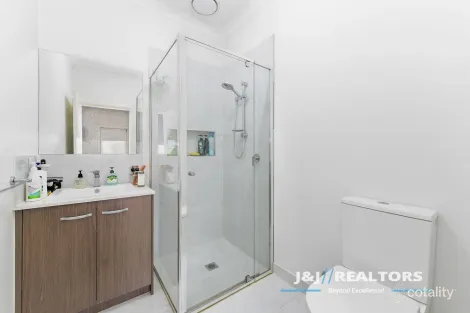 Property photo of 26 Lexington Parade Berwick VIC 3806