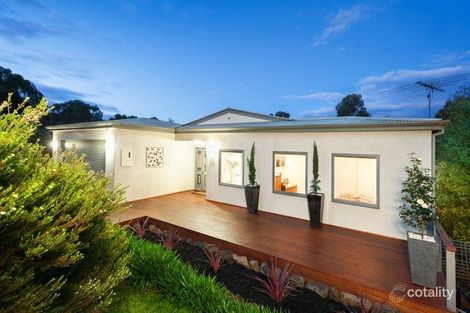 Property photo of 24 Kalbar Road Eltham VIC 3095