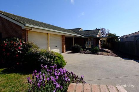 Property photo of 10 Acacia Court Paynesville VIC 3880