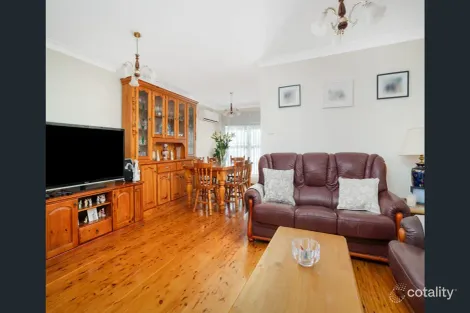 Property photo of 33 Clyde Avenue St Clair NSW 2759