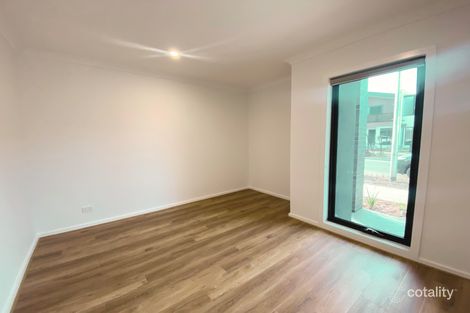 Property photo of 8 Pendower Way Werribee VIC 3030