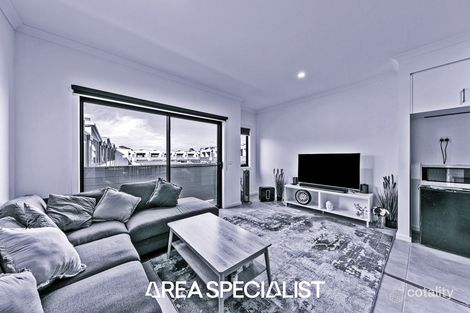 11 Sire Walk, Pakenham, VIC 3810