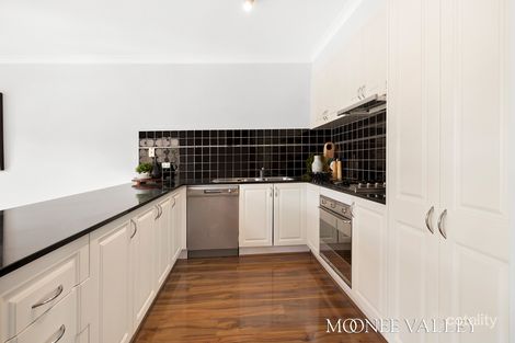 Property photo of 24 Rim Cross Drive Keilor East VIC 3033