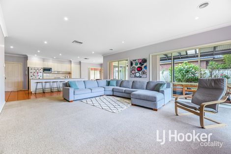 Property photo of 12 St Leonard Way Pakenham VIC 3810