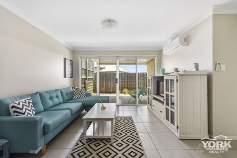 Property photo of 2/12 Wapiti Street Kearneys Spring QLD 4350