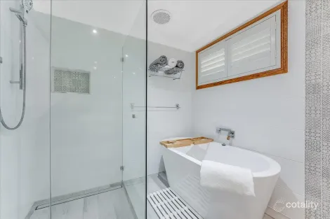 Property photo of 10 Stagg Place Ambarvale NSW 2560