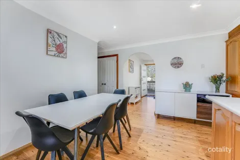 Property photo of 10 Stagg Place Ambarvale NSW 2560