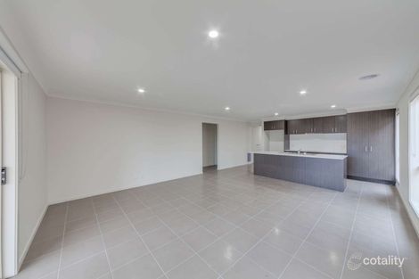 Property photo of 8 Barley Crescent Clyde North VIC 3978