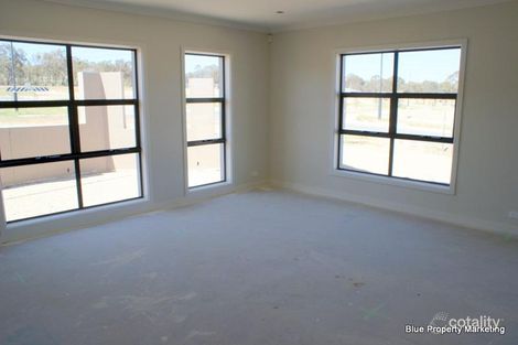 Property photo of 13 Doris Turner Street Forde ACT 2914
