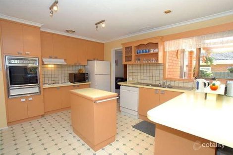 Property photo of 18 Blackwood Drive Wheelers Hill VIC 3150