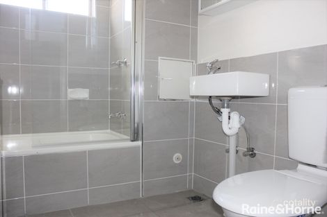 4/12 SAINSBURY ST, ST MARYS, NSW 2760