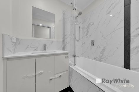 Property photo of 15 Houndsforth Street Cranbourne East VIC 3977