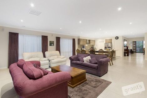 Property photo of 5 Bittern Link Pakenham VIC 3810