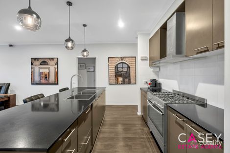 Property photo of 5 Genevieve Circuit Cranbourne East VIC 3977