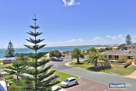 10/11 Halls Head Pde, Halls Head, WA 6210