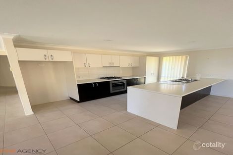 Property photo of 18 Quinlan Run Orange NSW 2800