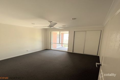 Property photo of 18 Quinlan Run Orange NSW 2800