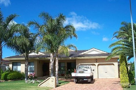 25 Corrington Cir, Nollamara, WA 6061