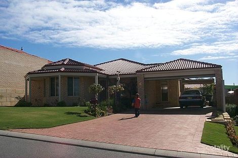 8 Tyndall Cct, Alexander Heights, WA 6064