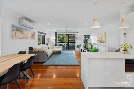 Property photo of 23 Woggle Street Jamboree Heights QLD 4074
