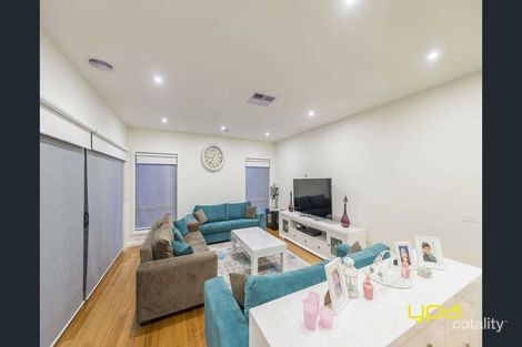 Property photo of 13 Veneto Grove Greenvale VIC 3059