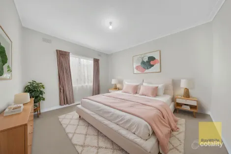 Property photo of 232 Furlong Road St Albans VIC 3021