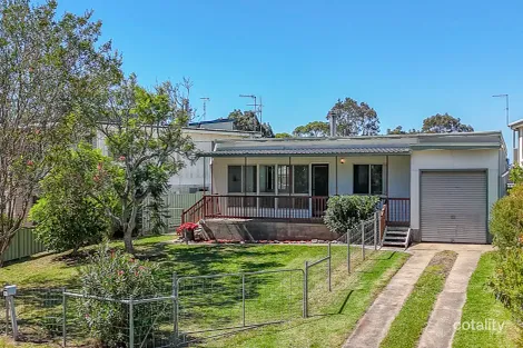 3 Millers Cres, Moruya Heads, NSW 2537