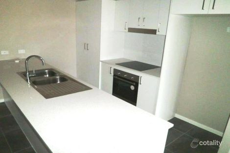 Property photo of 2/13 Alpine Court Cranley QLD 4350