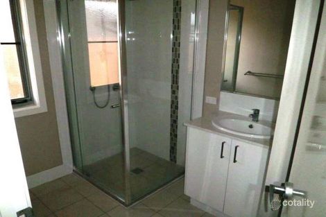 Property photo of 2/13 Alpine Court Cranley QLD 4350