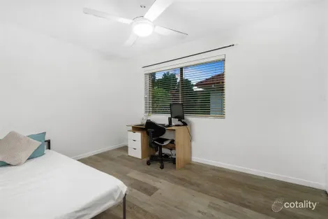 Property photo of 1/21 Embie Street Holland Park West QLD 4121