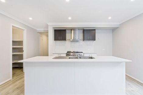Property photo of 5 Mansfield Drive Werribee VIC 3030