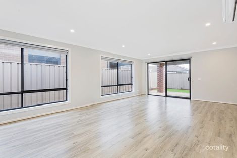 Property photo of 5 Mansfield Drive Werribee VIC 3030
