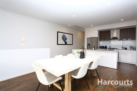 Property photo of 10 Ely Walk Craigieburn VIC 3064