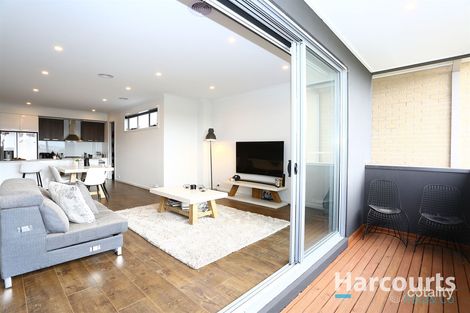 Property photo of 10 Ely Walk Craigieburn VIC 3064