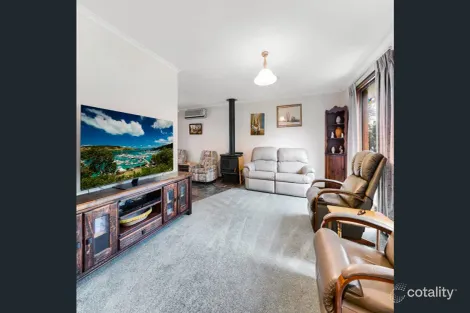 Property photo of 9 Sarno Court Cranbourne VIC 3977