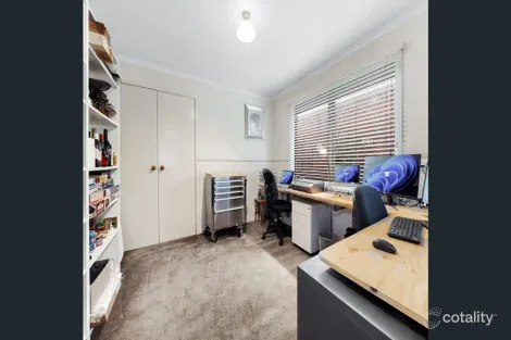 Property photo of 9 Sarno Court Cranbourne VIC 3977
