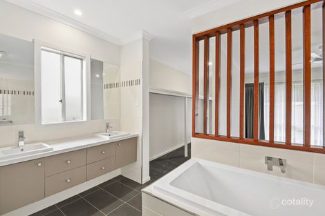 Property photo of 4 Blue Wren Close Port Macquarie NSW 2444