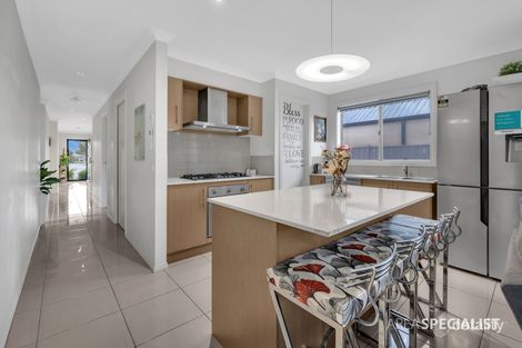 Property photo of 21 Valencia Circuit Cranbourne VIC 3977