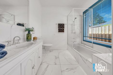 Property photo of 97 Springfield Crescent Hampton Park VIC 3976