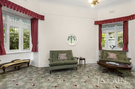 Property photo of 50 Valley Parade Glen Iris VIC 3146