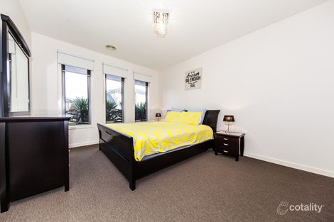 Property photo of 15 Rutherglen Way Caroline Springs VIC 3023