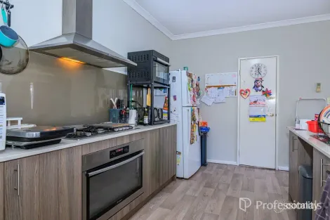 Property photo of 6 Mitre Bend Ellenbrook WA 6069
