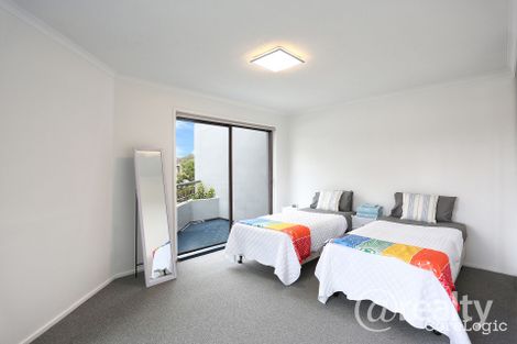 Property photo of 18/22 Second Avenue Broadbeach QLD 4218